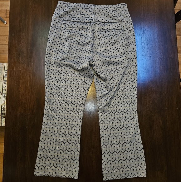 Cabi Mod Geometric Blue Cropped Pant Women Medium - Picture 3 of 11